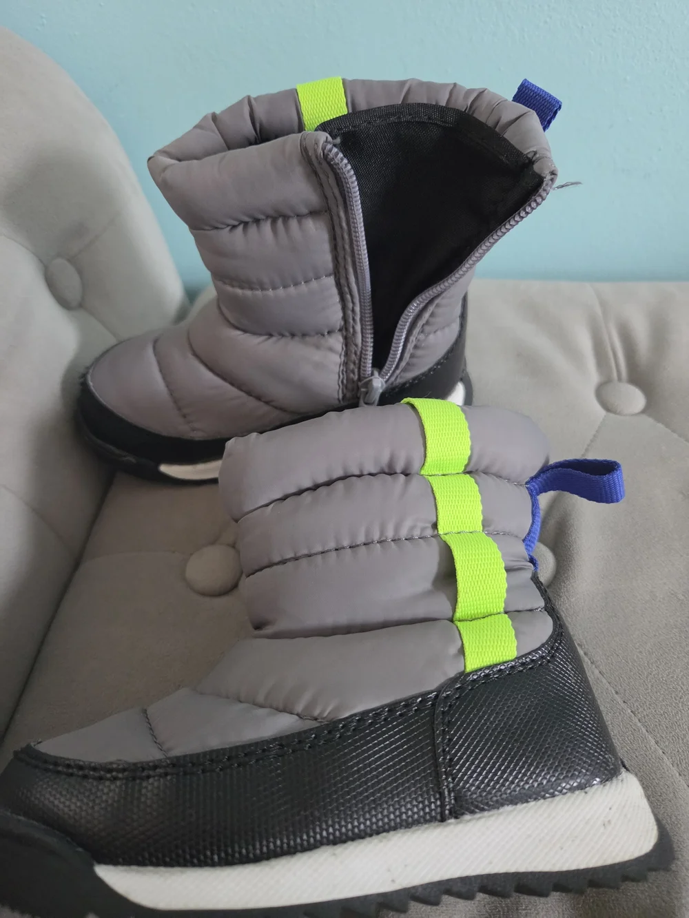 Wonder Nation Kids Grey Winter Boots with Neon Accent Toddler Size 8